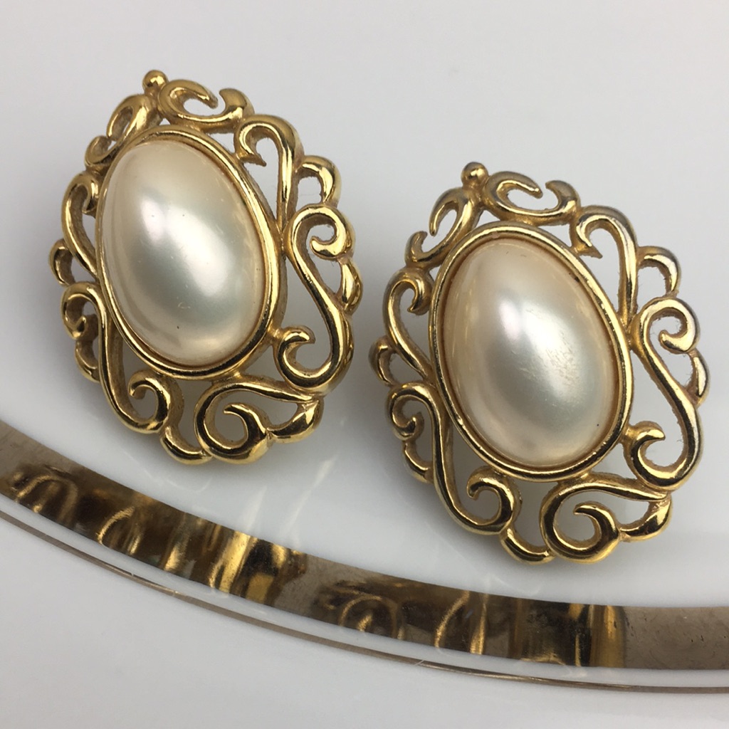 Vintage Trifari Gold Scroll Pearl Pierce Earrings
